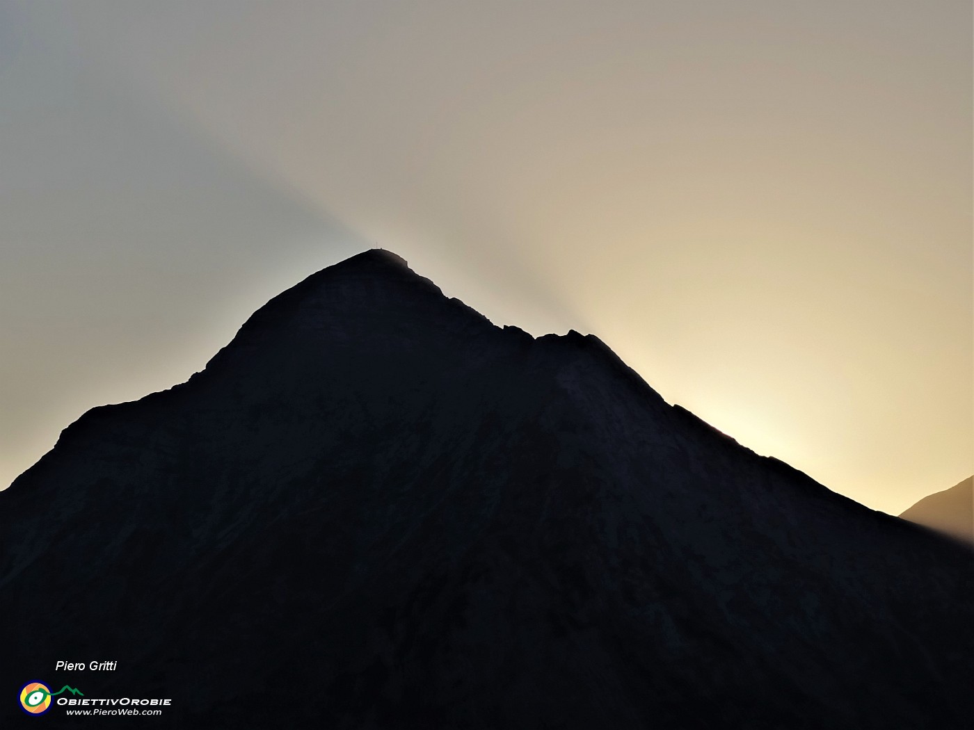 92 Il sole tramontato dietro il Pegherolo.JPG